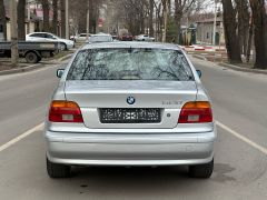 Photo of the vehicle BMW 5 Series