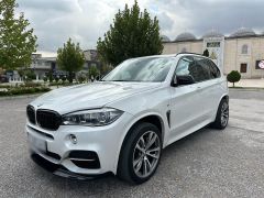 Photo of the vehicle BMW X5