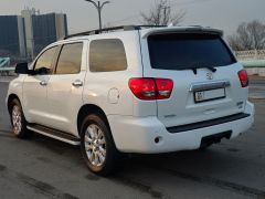 Сүрөт унаа Toyota Sequoia