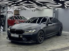 Photo of the vehicle BMW M5