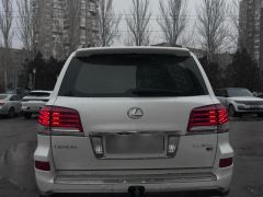 Photo of the vehicle Lexus LX