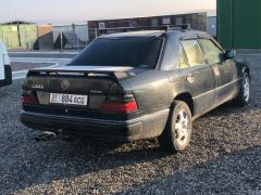 Сүрөт унаа Mercedes-Benz W124