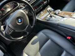 Photo of the vehicle BMW 5 Series