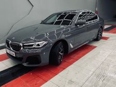 Photo of the vehicle BMW 5 Series