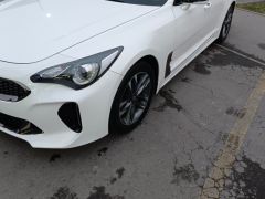 Photo of the vehicle Kia Stinger