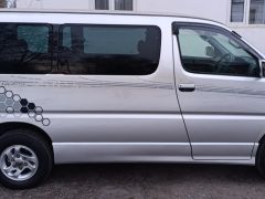 Photo of the vehicle Toyota HiAce