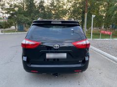 Фото авто Toyota Sienna