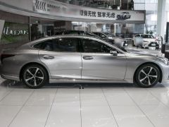 Photo of the vehicle Lexus LS