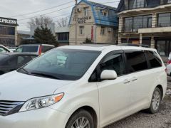 Photo of the vehicle Toyota Sienna