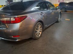 Photo of the vehicle Lexus ES