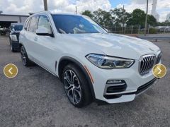 Photo of the vehicle BMW X5