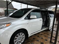 Фото авто Toyota Sienna