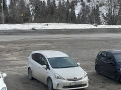 Фото авто Toyota Prius v (+)