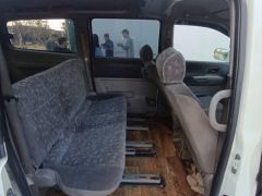 Сүрөт унаа Nissan Serena