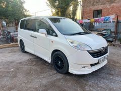 Фото авто Honda Stepwgn