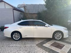 Photo of the vehicle Lexus ES