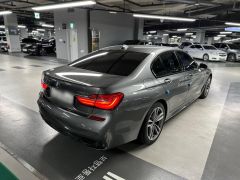 Photo of the vehicle BMW 7 Series