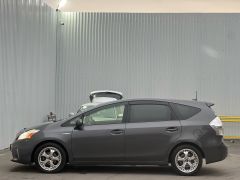 Фото авто Toyota Prius v (+)