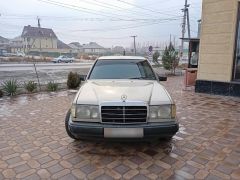 Сүрөт унаа Mercedes-Benz W124