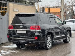 Photo of the vehicle Toyota Land Cruiser