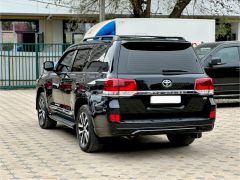 Photo of the vehicle Toyota Land Cruiser