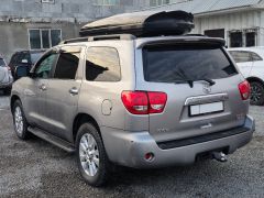 Фото авто Toyota Sequoia