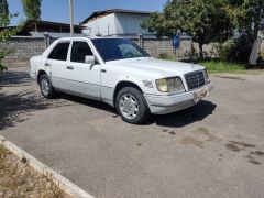 Сүрөт унаа Mercedes-Benz W124