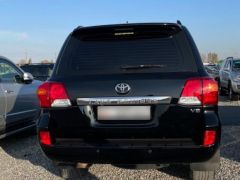 Photo of the vehicle Toyota Land Cruiser