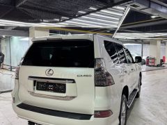 Photo of the vehicle Lexus GX