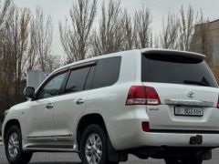 Photo of the vehicle Toyota Land Cruiser