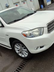 Photo of the vehicle Toyota Highlander