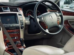 Photo of the vehicle Toyota Crown