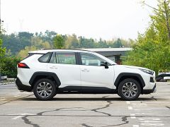 Сүрөт унаа Toyota RAV4