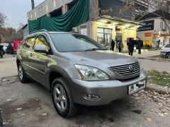 Photo of the vehicle Lexus RX