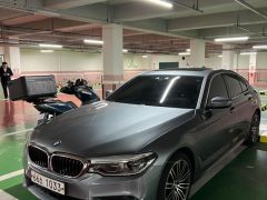 Photo of the vehicle BMW 5 Series