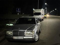 Сүрөт унаа Mercedes-Benz W124