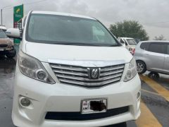 Photo of the vehicle Toyota Alphard