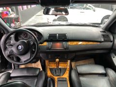 Photo of the vehicle BMW X5