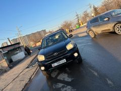 Сүрөт унаа Toyota RAV4