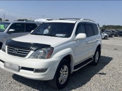 Photo of the vehicle Lexus GX