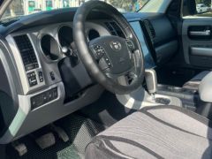 Фото авто Toyota Sequoia