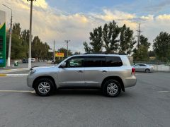 Photo of the vehicle Toyota Land Cruiser