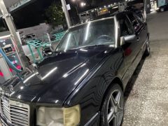 Сүрөт унаа Mercedes-Benz W124