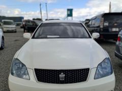 Photo of the vehicle Toyota Crown