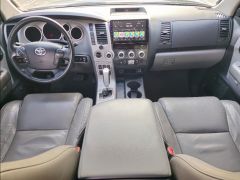 Фото авто Toyota Sequoia