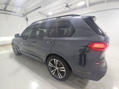 Photo of the vehicle BMW X7