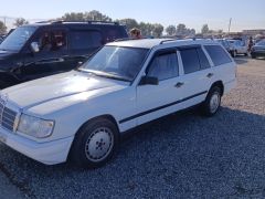 Сүрөт унаа Mercedes-Benz W124