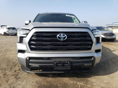 Сүрөт унаа Toyota Sequoia