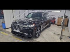 Photo of the vehicle BMW X7