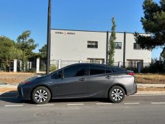 Фото авто Toyota Prius